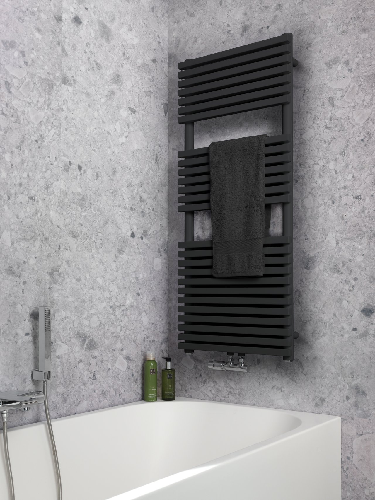 Vipera Vesuvio Handtuchheizkörper: 50 x 120 cm, Zentralheizung, Schwarz matt, Seiten- & Mittelanschluss, 872W
