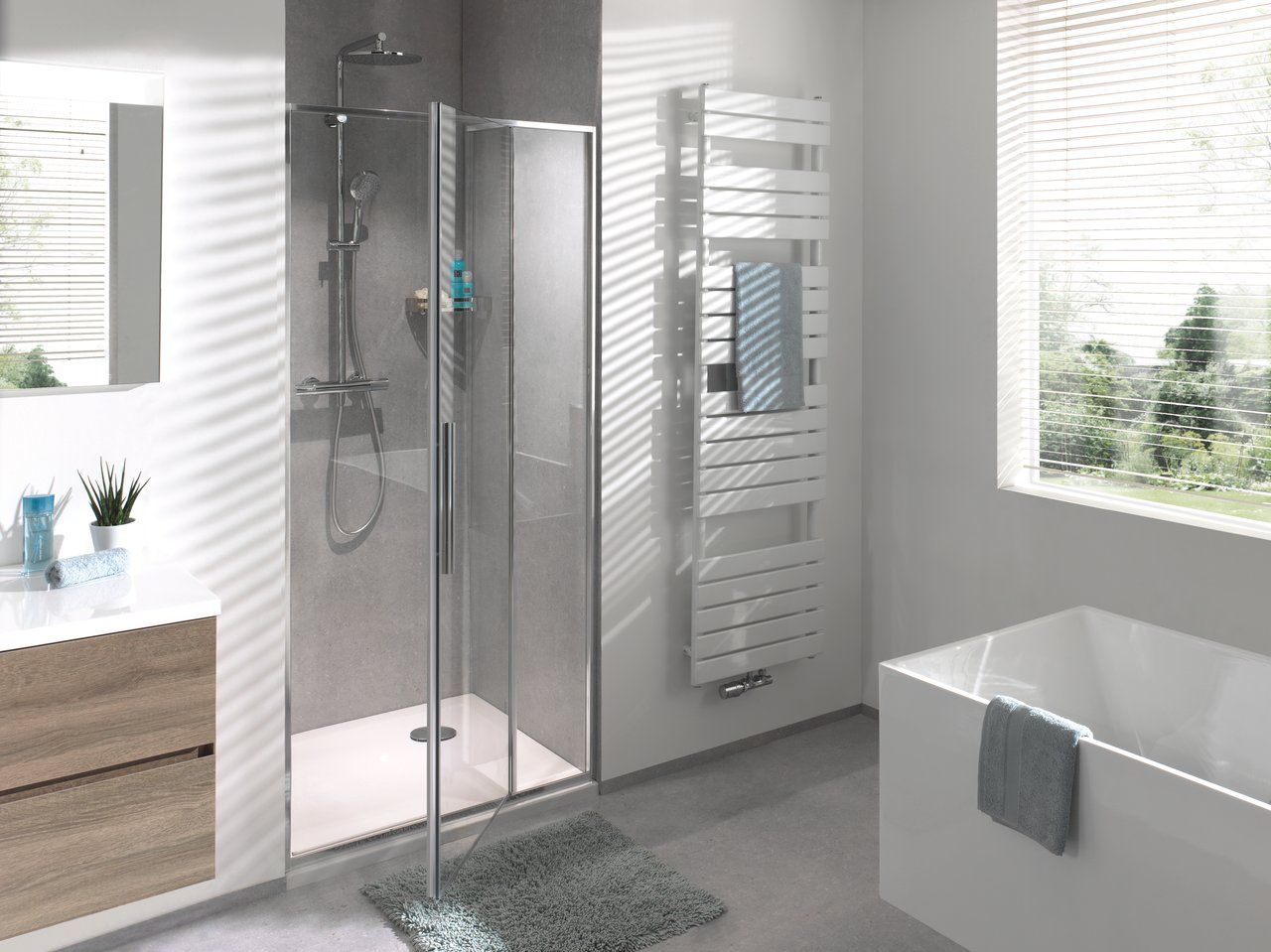 Luca Varess Morano porte pivotante 90 x 190 cm verre transparent profil chrome brillant