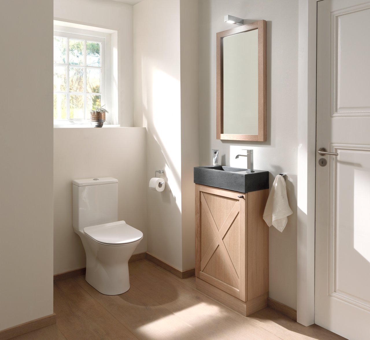 Luca Varess Delano staand toilet glanzend wit randloos, inclusief installatieset met L-vorm aansluiting, kraantje en flexibel