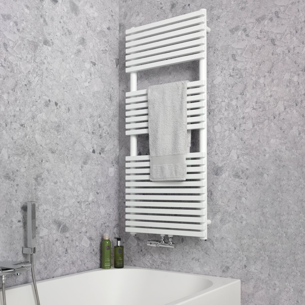 Vipera Vesuvio enkele handdoekradiator 50 x 120 cm centrale verwarming mat wit zij- en middenaansluiting 872W