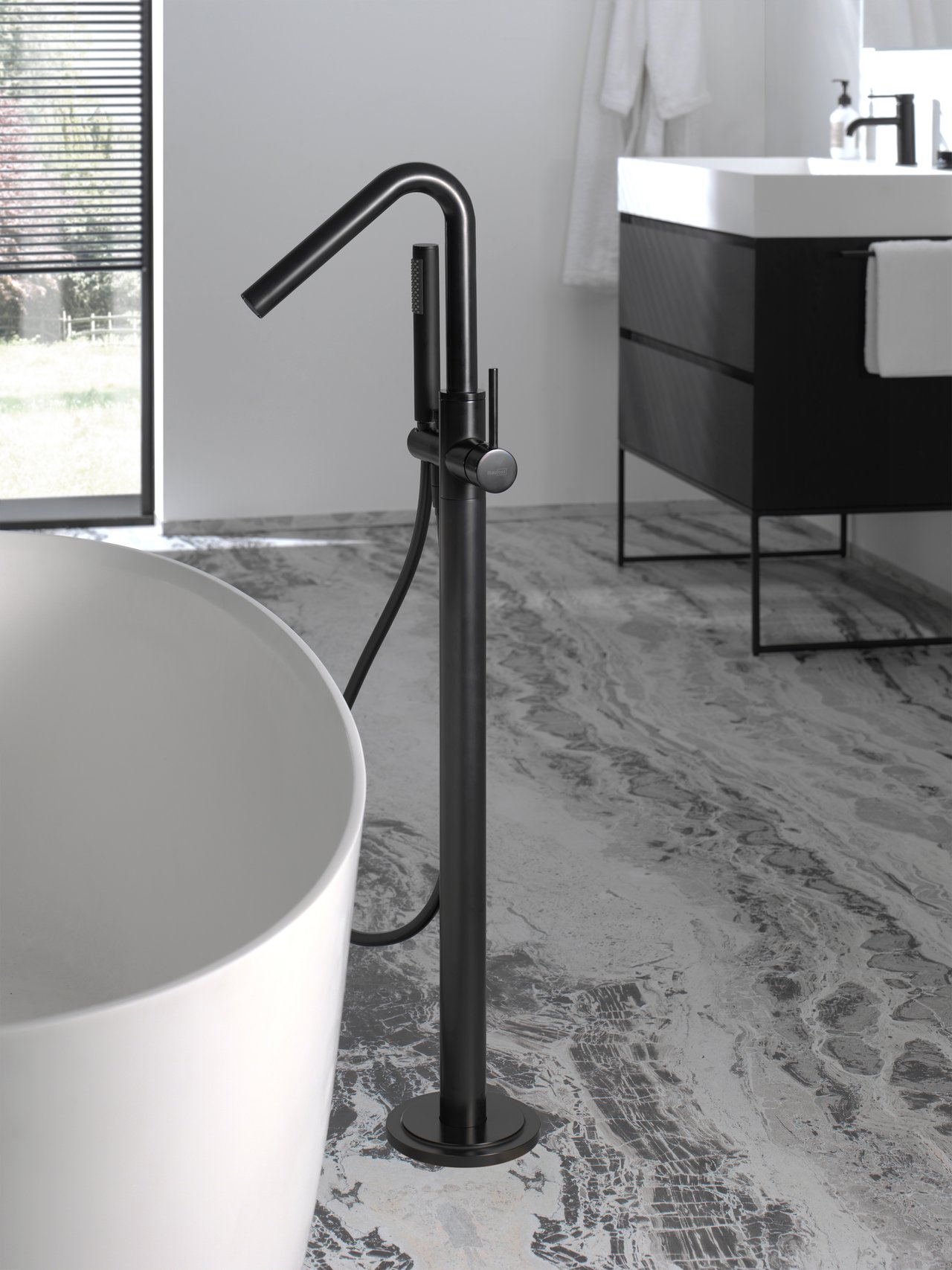 Blaufoss Round Move vrijstaande badkraan mat zwart