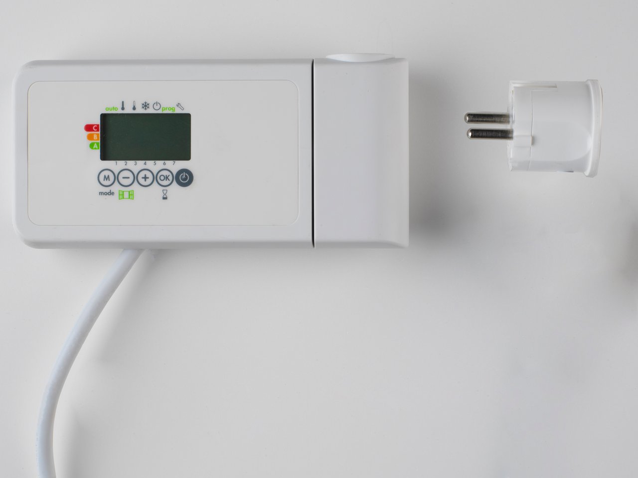 Vipera Heizkörperthermostat für elektrischen Handtuchheizkörper programmierbar weiß, nicht für Deutschland geeignet