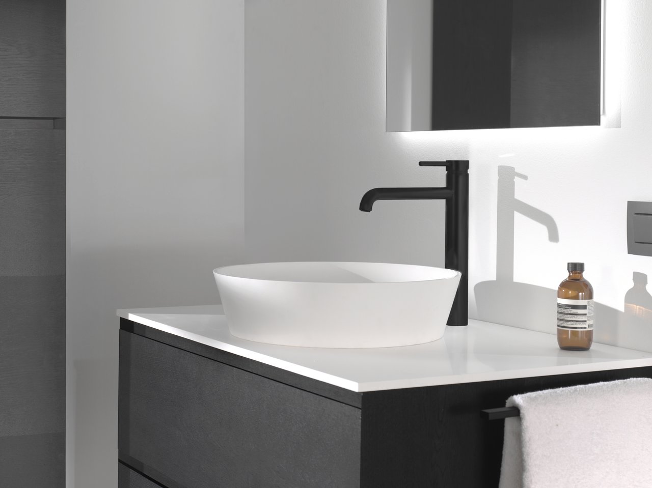 Balmani Stretto tablette simple Solid Surface mat 90 x 55 cm