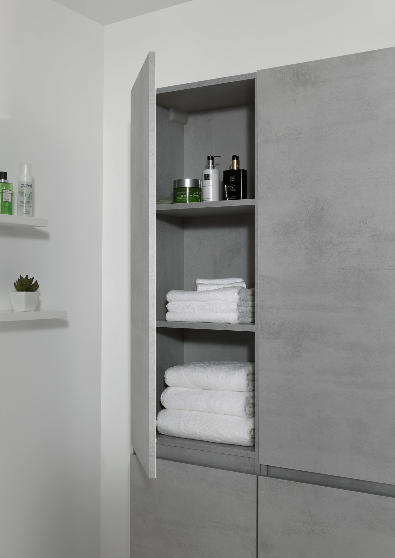 Balmani Lucida colonne salle de bains a poser à droite béton gris argent 45 x 35 x 195 cm