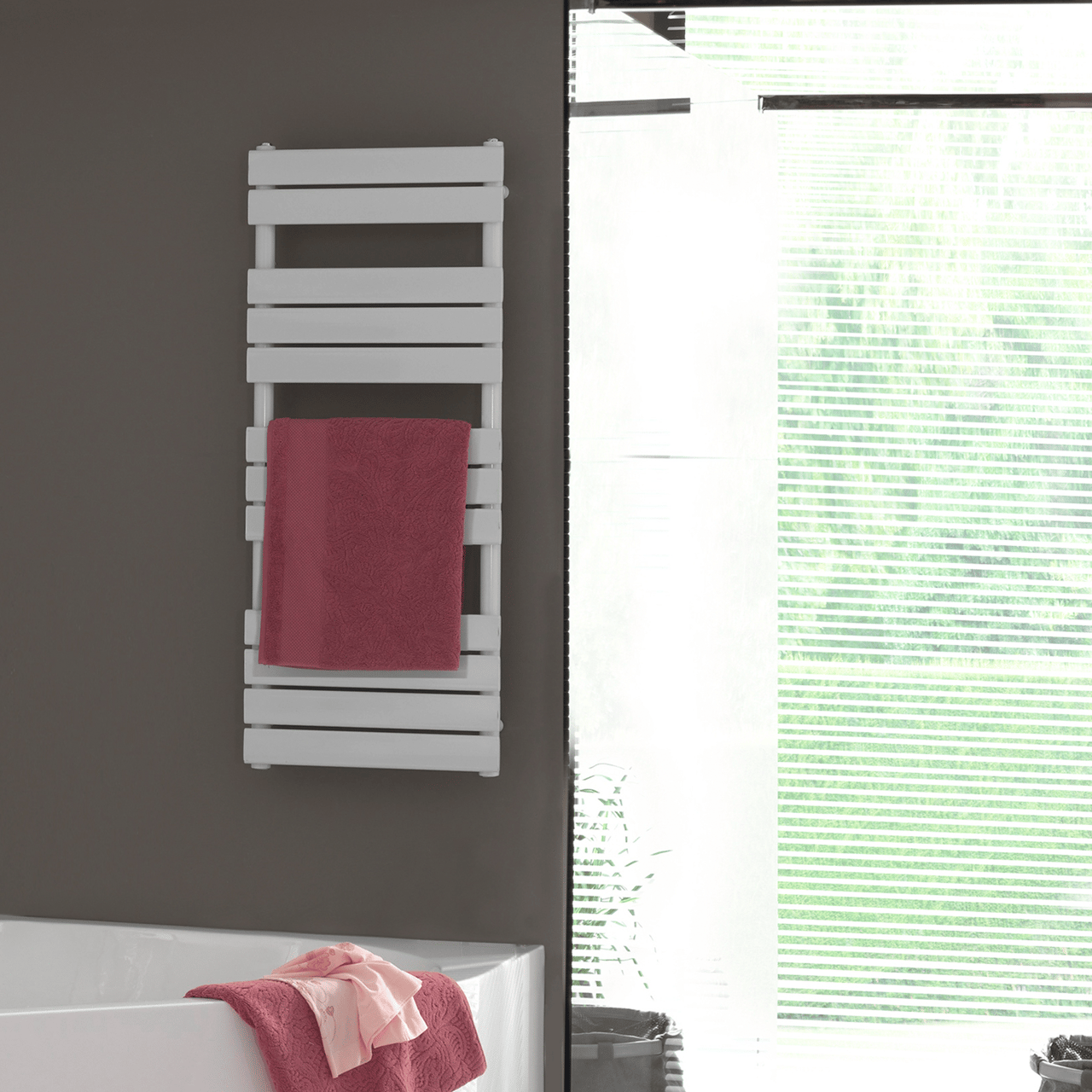 Vipera Vulcan Handtuchheizkörper: 50 x 120 cm, Zentralheizung, Weiß matt, Seiten- & Mittelanschluss, 734W