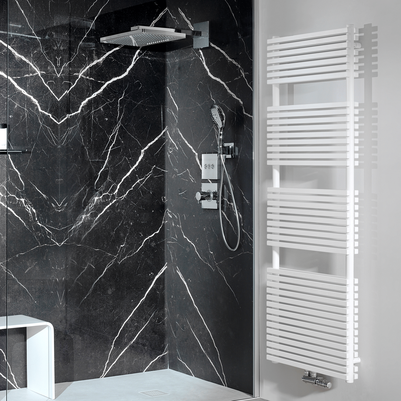 Vipera Vesuvio dubbele handdoekradiator 60 x 180 cm centrale verwarming mat wit zij- en middenaansluiting 2.175W