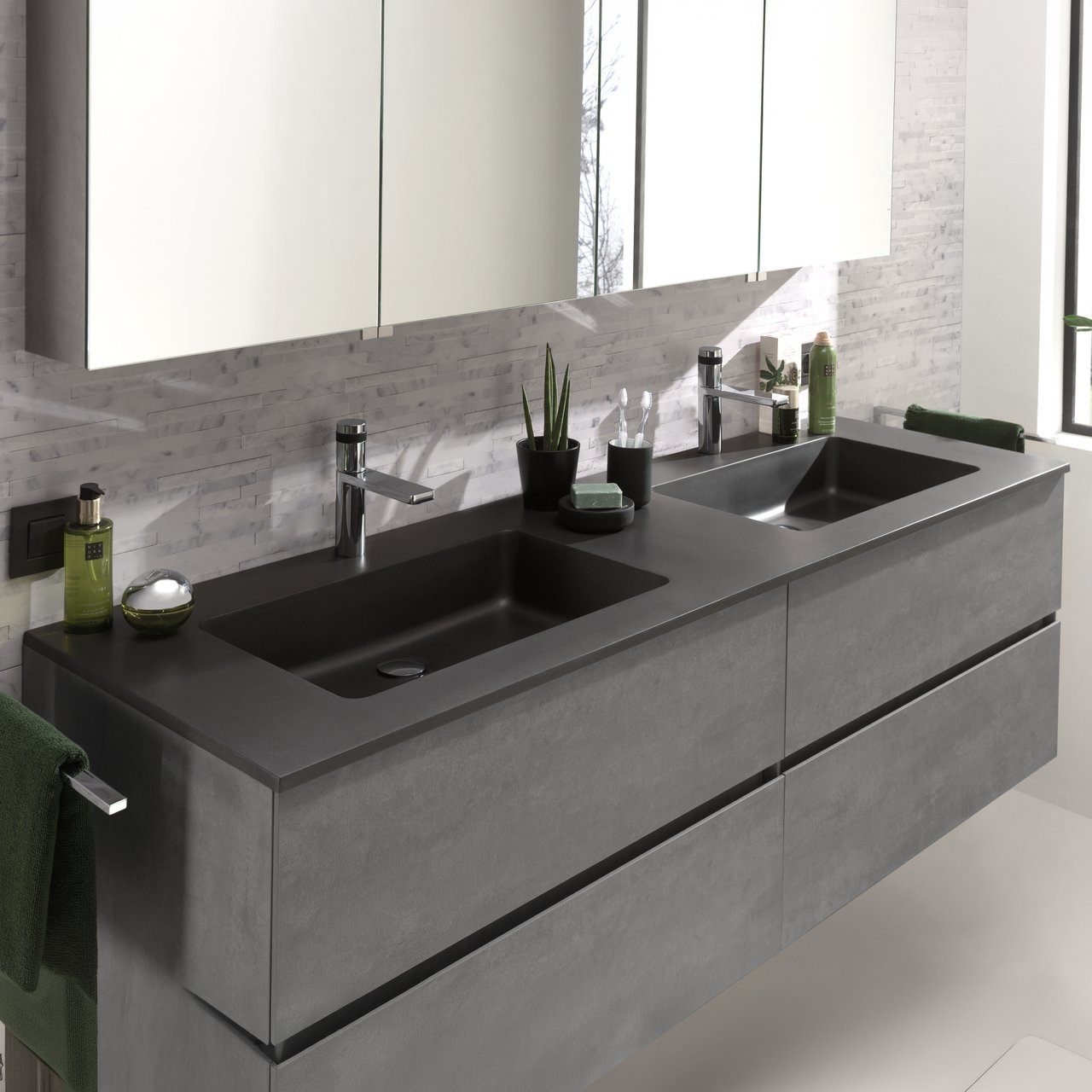 Storke Scuro dubbele wastafel mat kwarts 170 x 52 cm