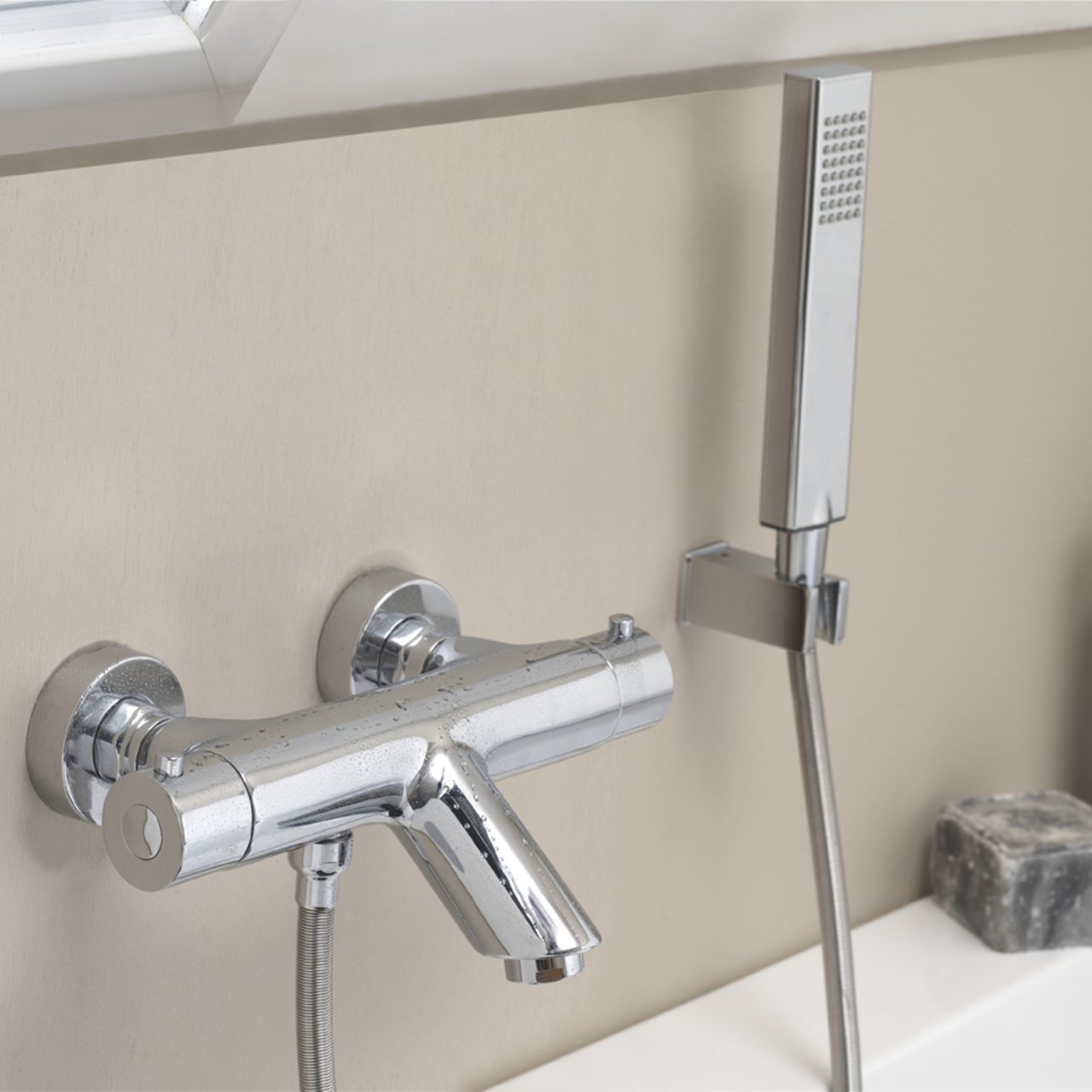 Blaufoss Rainfall Square Brausehalter: Chrom glänzend