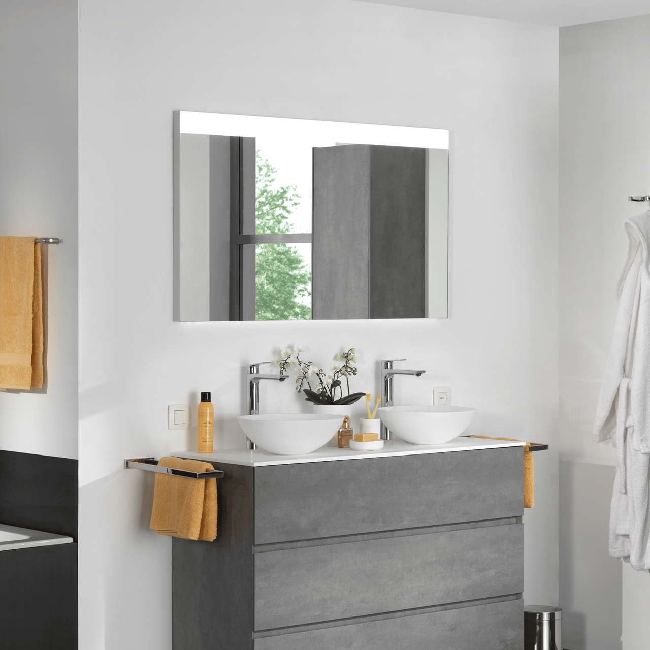 Storke Lucera Badspiegel mit Beleuchtung: Rechteckig, 120 x 70 cm, mit Anti-Beschlag Spiegelheizung