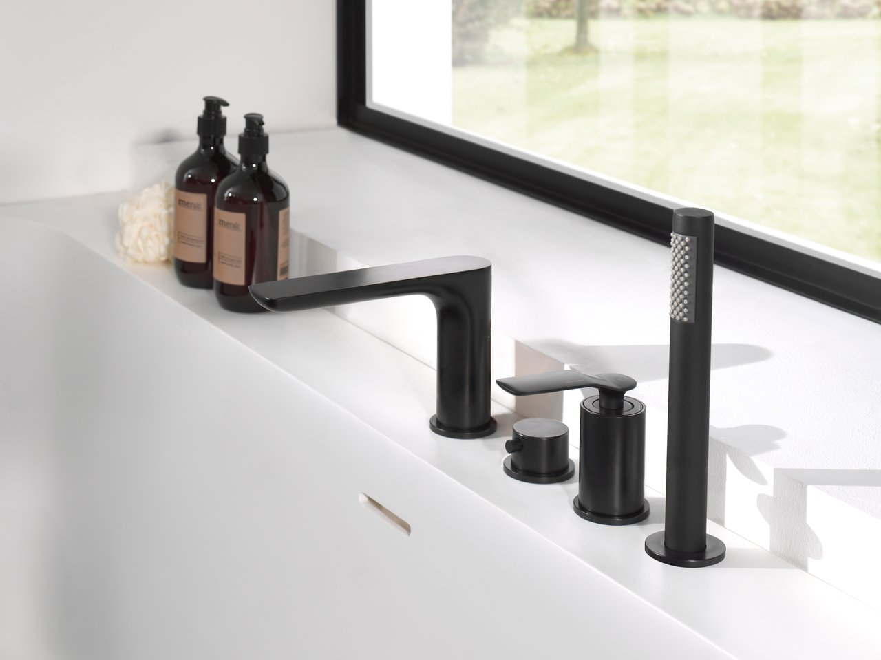 Blaufoss Expo robinet baignoire sur gorge 4 trous avec douchette noir mat