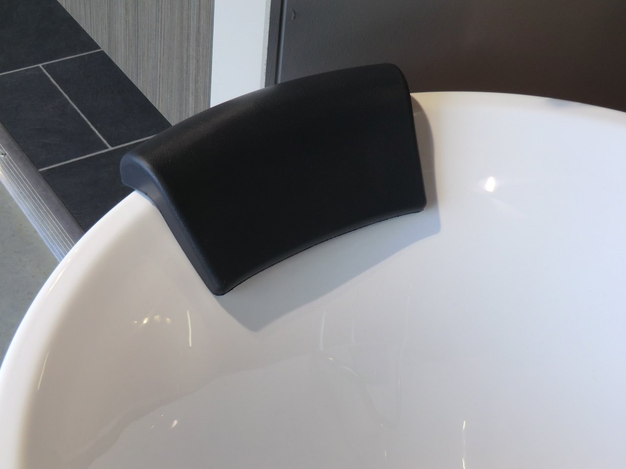 Luca Varess Apoyo coussin de bain noir