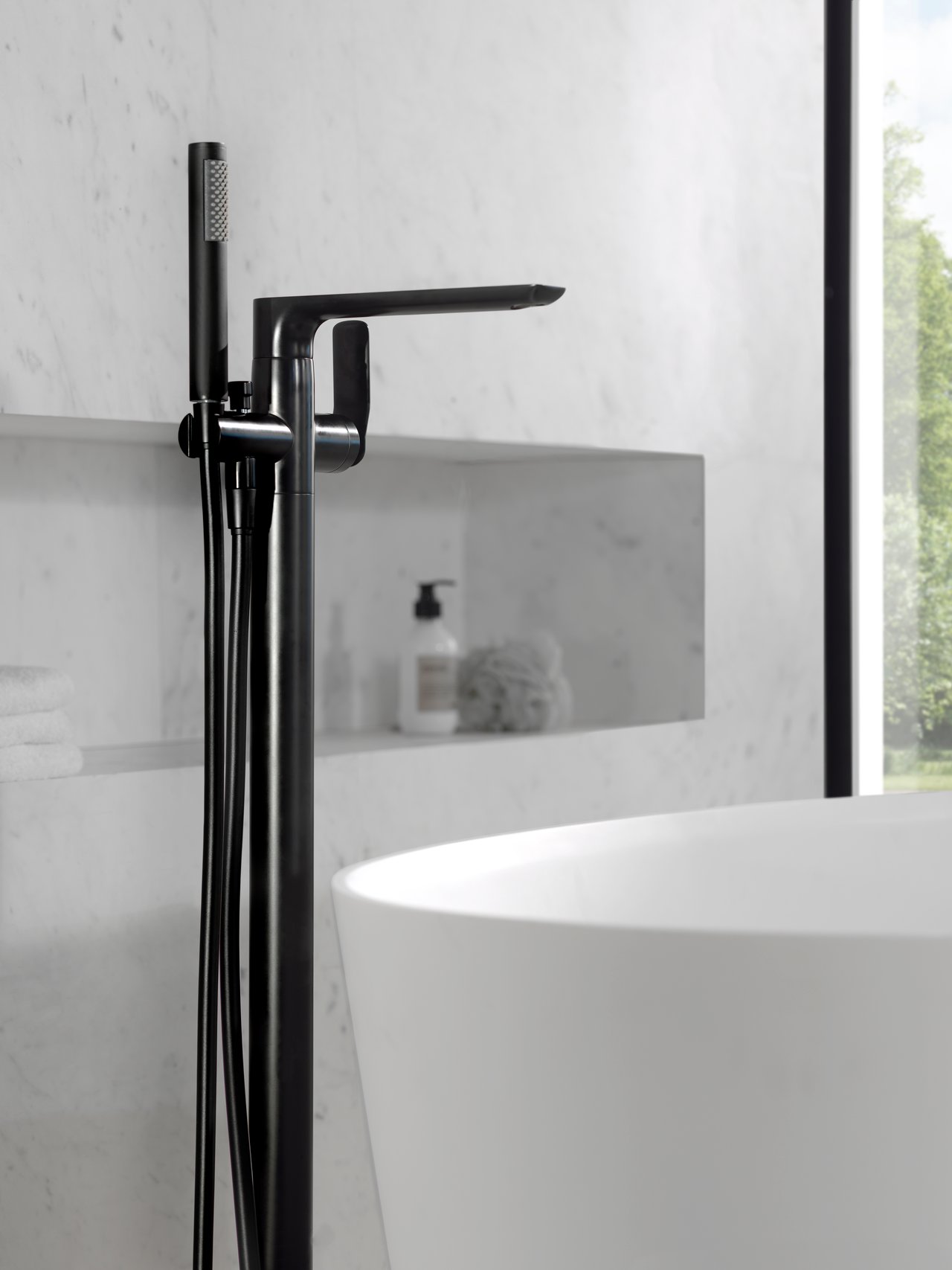 Blaufoss Expo vrijstaande badkraan mat zwart