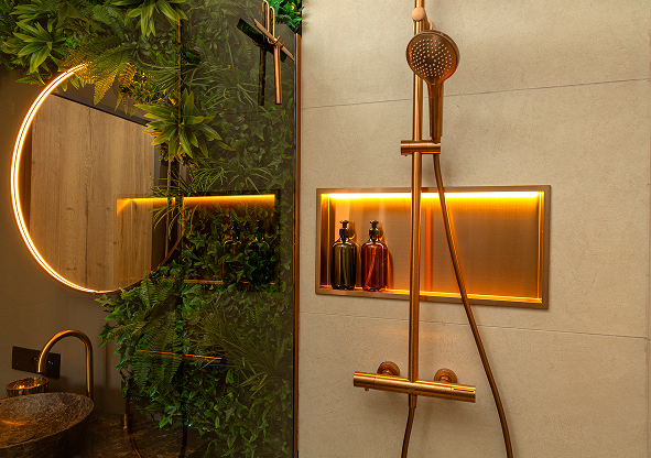 Moderne badkamer in donkere tinten met Rosegold accenten