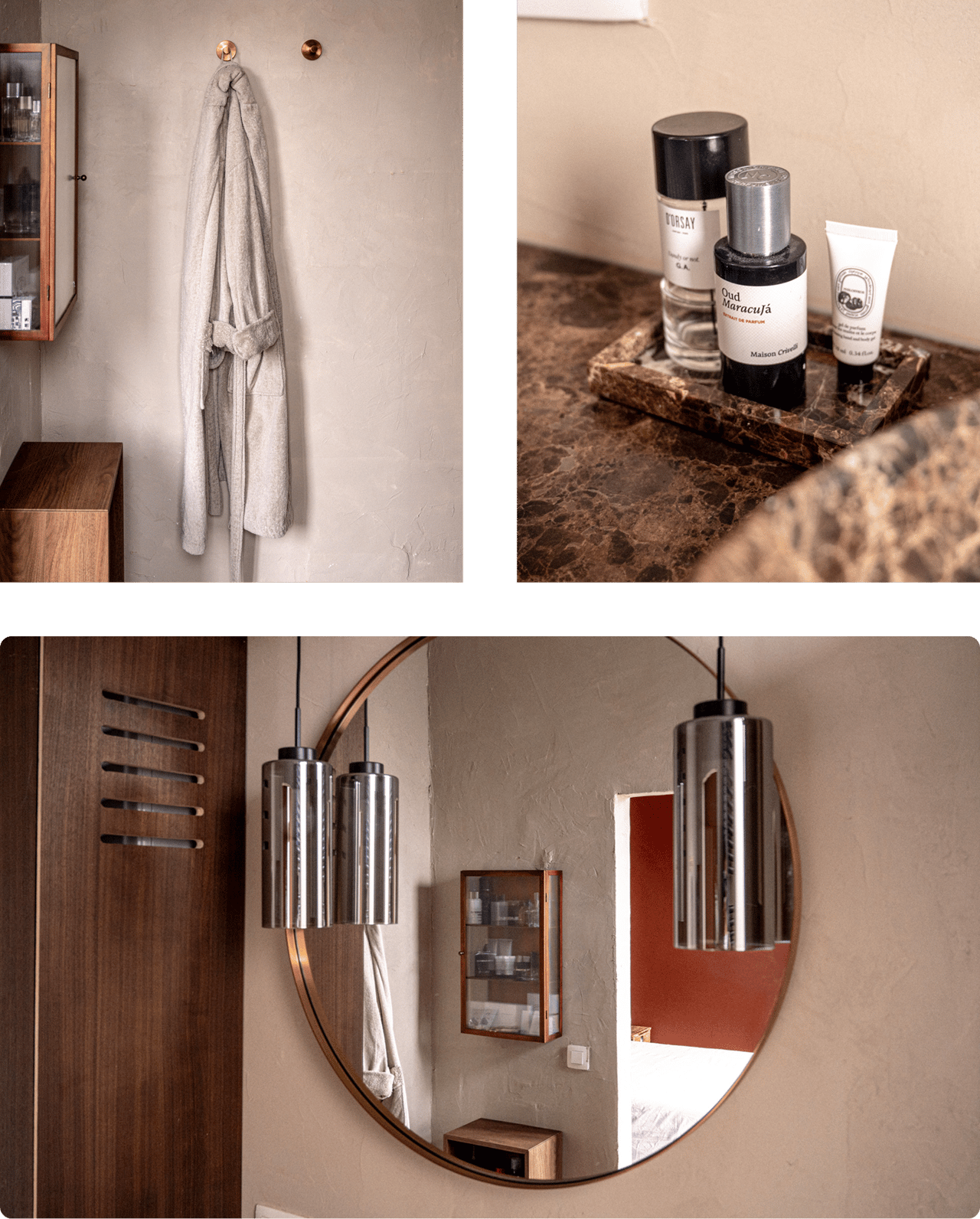 Moderne badkamer met ronde spiegel, stijlvolle hanglampen, opgehangen badjas en marmeren wastafelblad met verzorgingsproducten – X2O badkamers