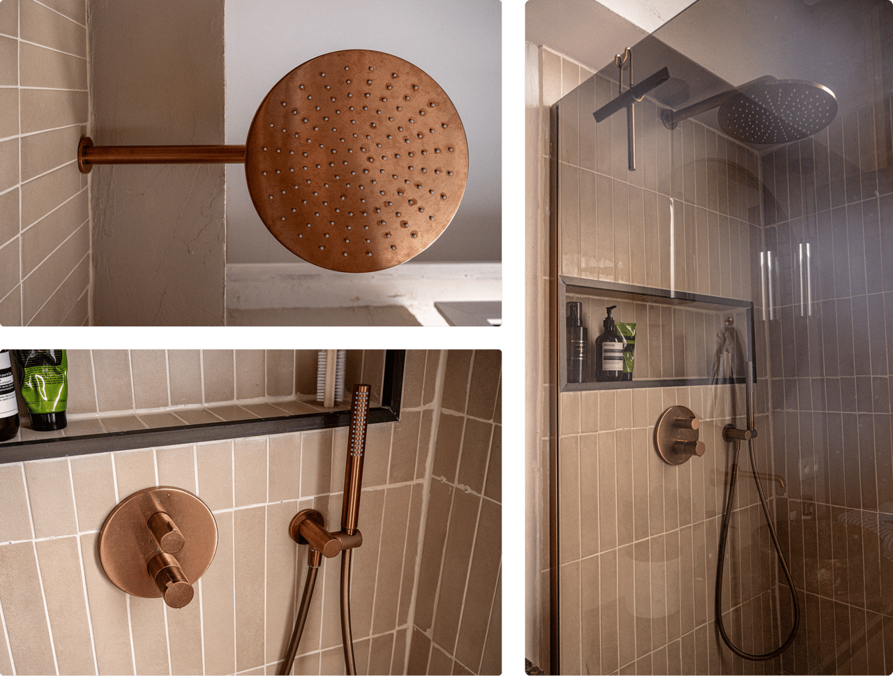 Inloopdouche met beige tegels, regendouche en kranen in koperkleur en ingebouwde nis met verzorgingsproducten – X2O badkamers