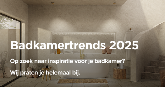 Minimalistische x²o badkamers met een vrijstaand wit bad, ingebouwde nis met gevouwen handdoeken en aardewerken vazen, gouden kraan, natuurlijke kleuren en decoratief houten bijzettafeltje in een moderne ruimte met trap.