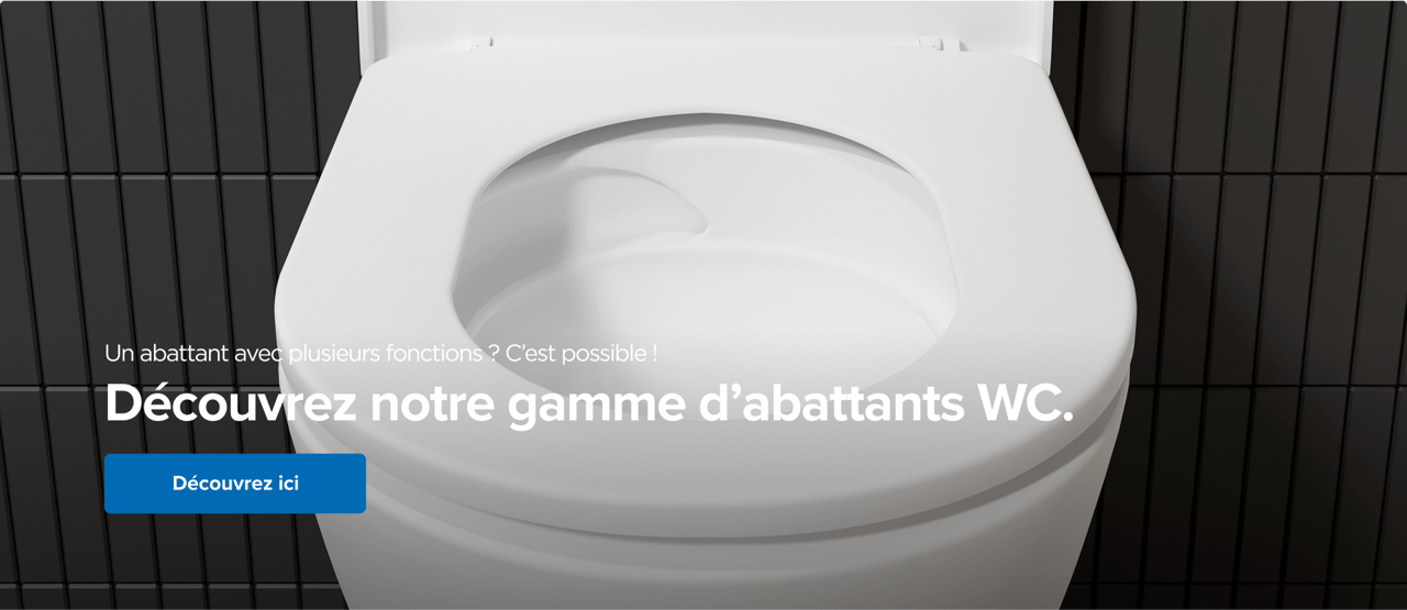 Gros plan sur une lunette de toilette blanche avec le texte « Plusieurs fonctions dans un abattant WC ? Aucun problème ! » et un bouton bleu. Découvrez l’assortiment de x²o badkamers.