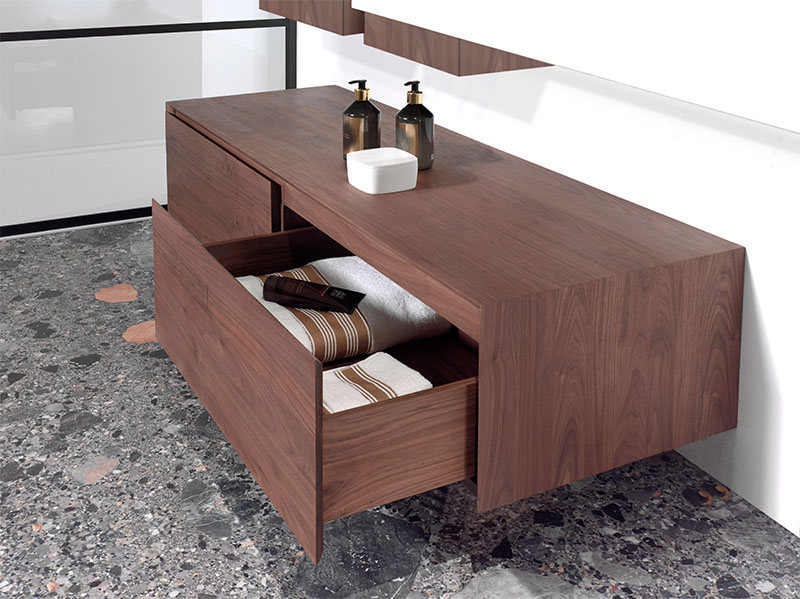 Zwevend houten badkamermeubel met open lades voor opbergruimte, modern en stijlvol design.