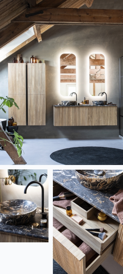Luxe badkamer met marmeren wastafels, houten meubels, en functionele opbergruimte in de lades.