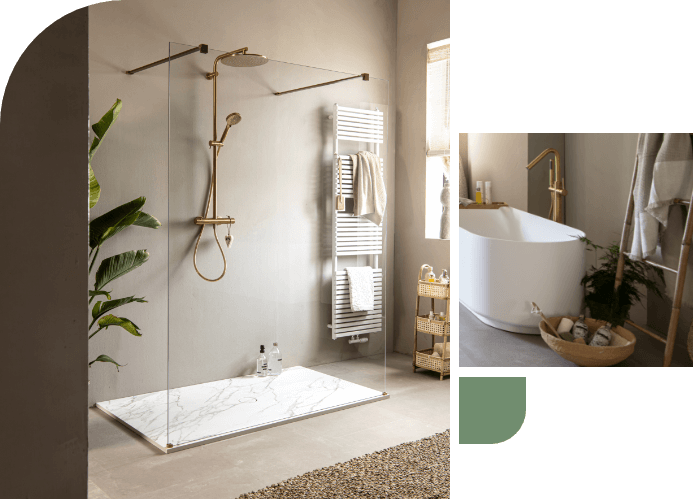 Badezimmer mit Glas-Duschwand, goldener Duschkopf, Handtuchhalter und freistehender Badewanne.
