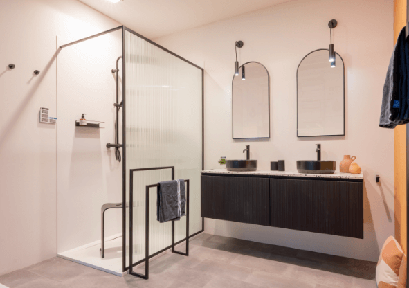 Minimalistisch zwart met heerlijk ruimtegevoel 