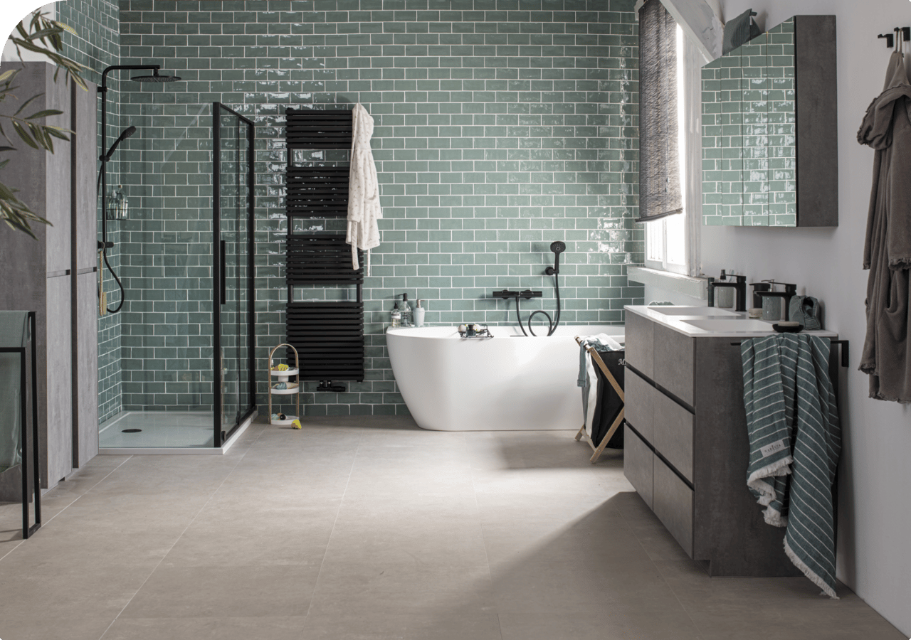 Deze industriële badkamer voelt als thuis voor het gehele gezin