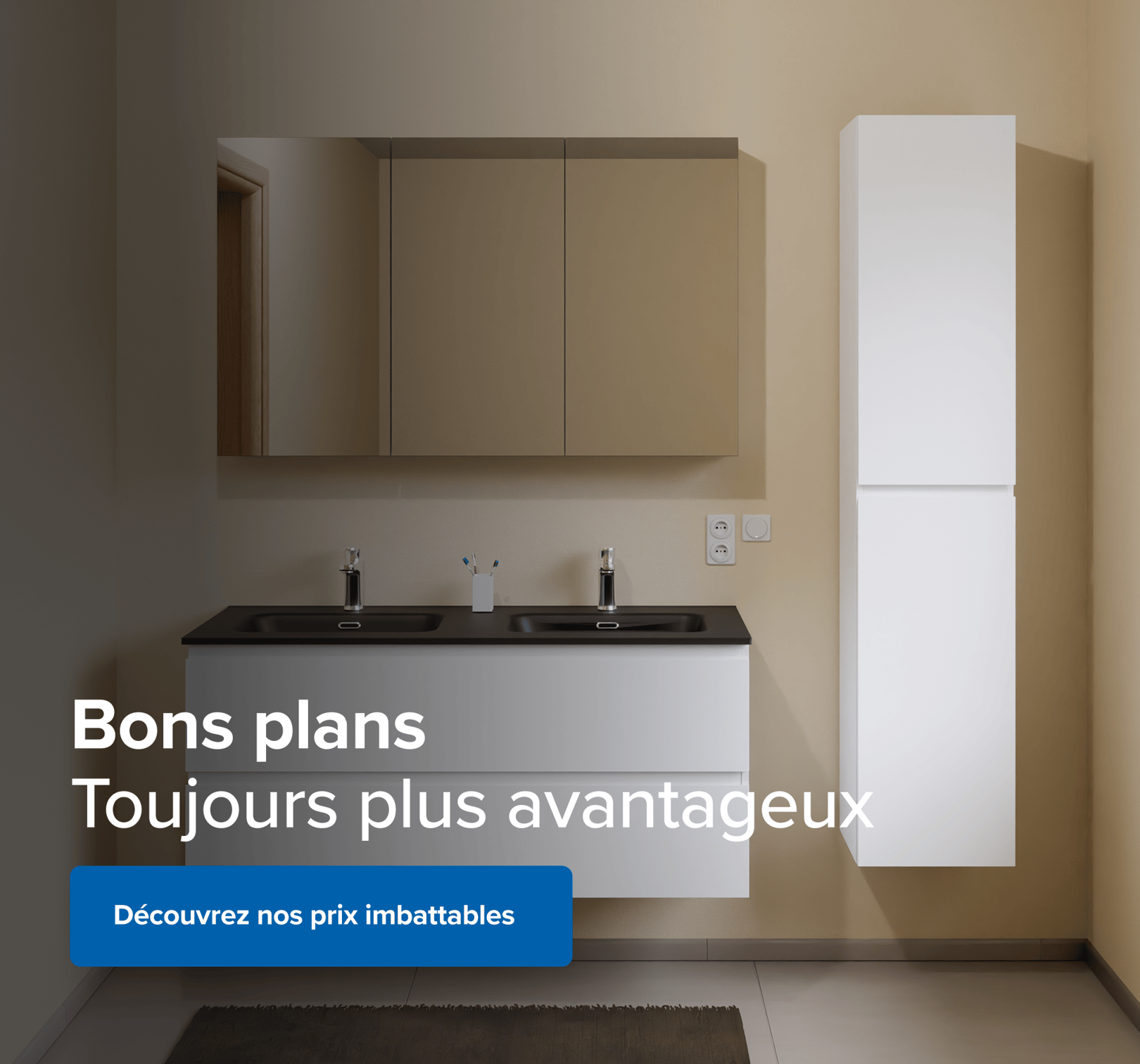 Image large d’une salle de bains x²o salles de bains avec double vasque noire, meubles blancs et miroir sur mur beige. À gauche, texte blanc : “Bons plans – Toujours plus avantageux” avec un bouton bleu : “Découvrez nos prix imbattables”.