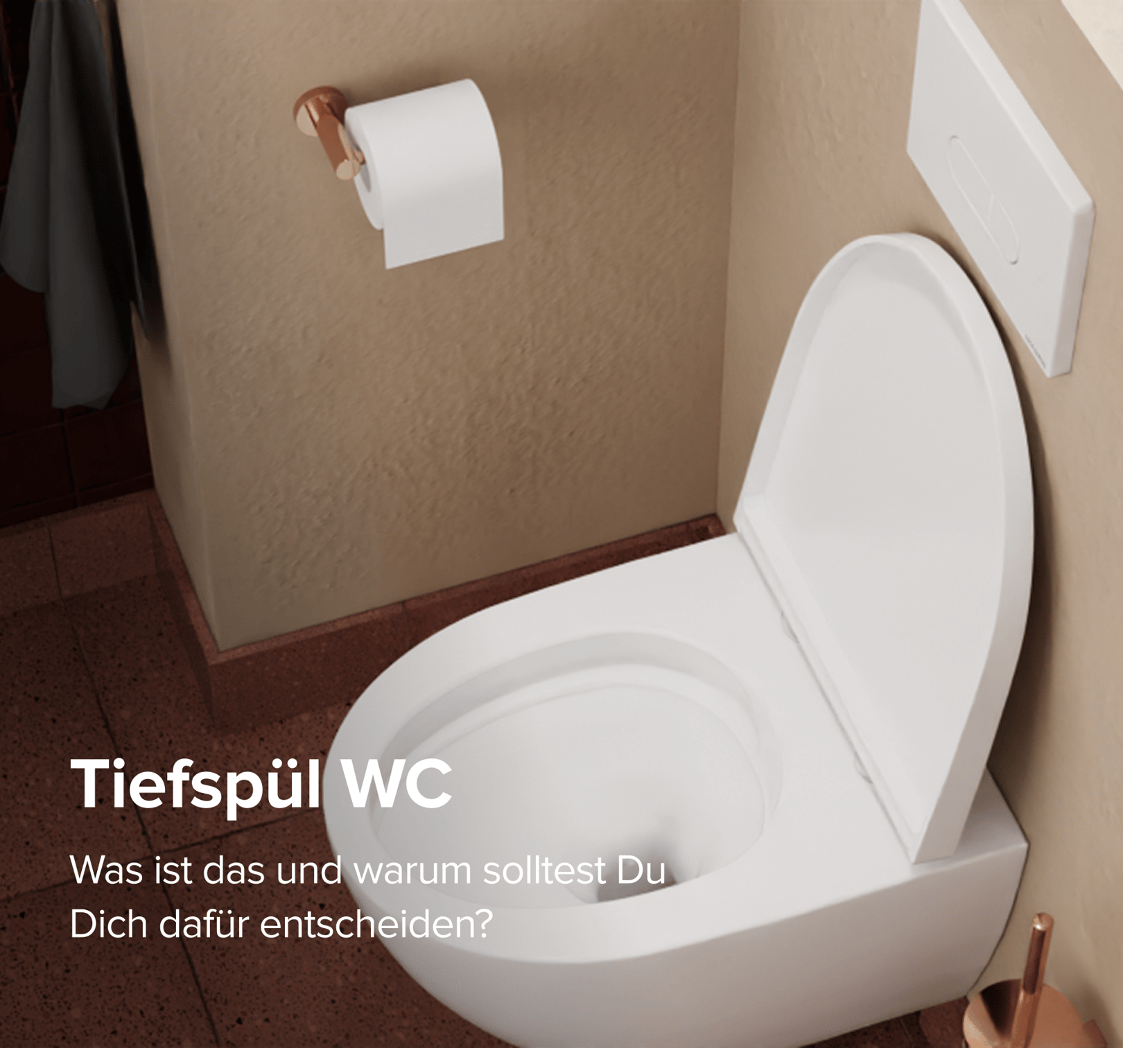 Mattweißes wandhängendes Tiefspül-WC mit geöffnetem Sitz vor einer beigen Wand mit terrakottafarbenen Bodenfliesen, kupferfarbenen Accessoires und Pflanzen auf der Fensterbank, dargestellt als Headerbild für eine Informationsseite über Tiefspül-WCs von x²o Badezimmer.