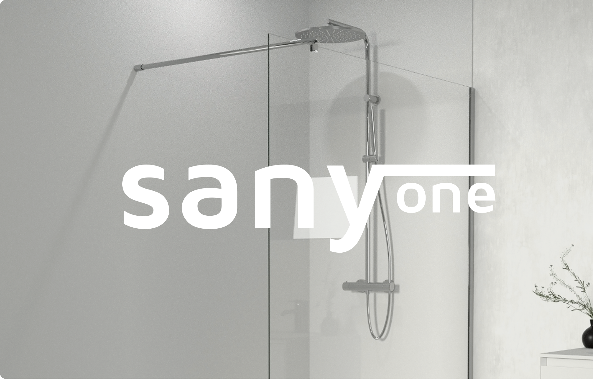 Afbeelding van een moderne inloopdouche met glazen wand en een regendouchekop gemonteerd op een muur, met het logo "sany one" groot weergegeven in het midden. Deze afbeelding behoort tot een campagne van X²O badkamers.