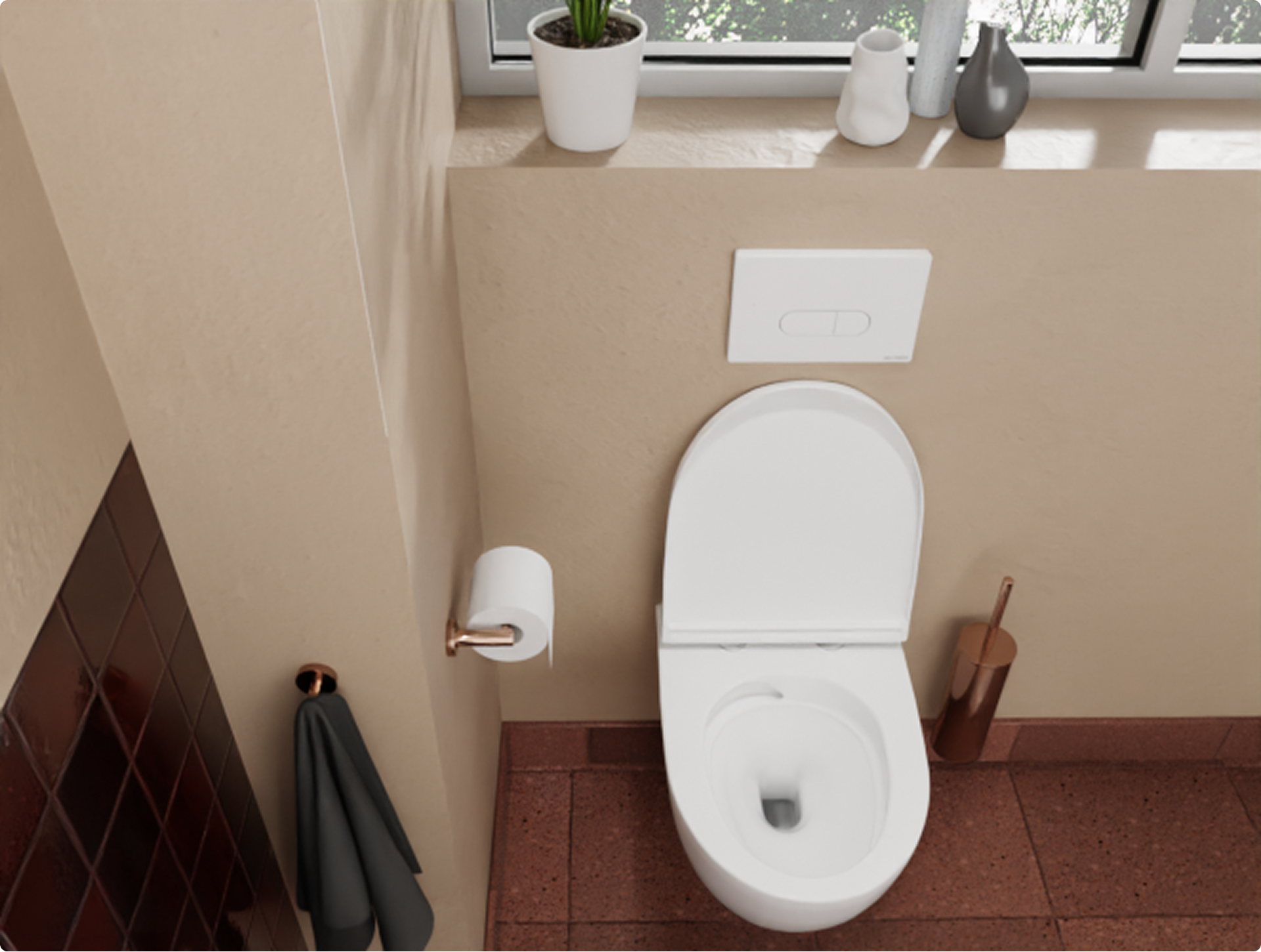 WC suspendu blanc mat à fond creux avec abattant ouvert et plaque de commande rectangulaire, installé contre un mur beige avec carrelage de sol terracotta, porte-papier toilette et brosse en finition cuivrée et rebord de fenêtre avec plantes dans une salle de bains de x²o salles de bains.