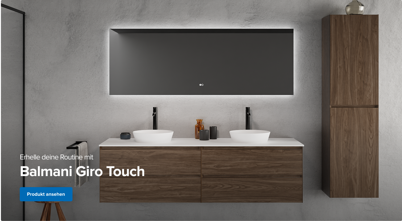 Moderne Badezimmerausstattung mit Holzschubladen, zwei weißen Aufsatzwaschbecken, schwarzen Armaturen und einem breiten beleuchteten Spiegel – stilvoll mit Balmani Giro Touch von x²o badkamers.