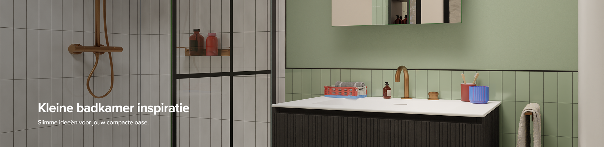 Een moderne inloopdouche met zwarte profielen en witte tegels, gelegen naast een strak zwart badkamermeubel. De groene wandbetegeling en koperkleurige kraan zorgen voor een speels contrast. Een slimme indeling zoals je die vindt bij x²o badkamers voor kleine ruimtes.