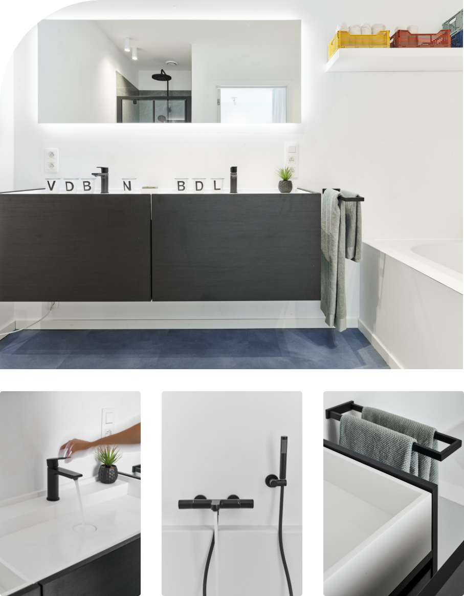 Moderne industrielle Badezimmergestaltung von x²o Badezimmer mit schwarzer Walk-in-Dusche, mattschwarzer Regendusche und Handbrause, grauen Wandfliesen in Natursteinoptik, weißer Decke mit integrierter Beleuchtung und minimalistischem Stil.