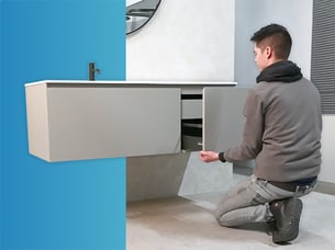 Vidéo d’installation de meubles de salle de bains avec plan vasque simple 