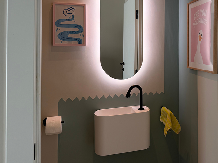 Der Toilettenraum von … Eros & Soumaya! 