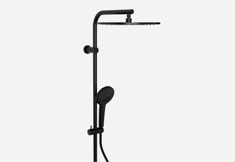 Schwarze Duschsäule mit Regenduschkopf, perfekt für eine moderne Duschkabine von X²O Badezimmer
