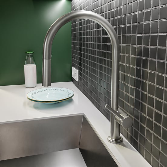 Hansgrohe Talis M54 210 Küchenarmatur mit ausziehbarer Handbrause: RVS-look