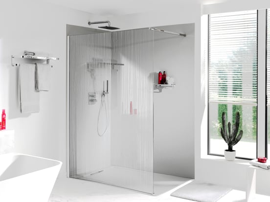 Balmani Zeno douchewandpaneel 140 x 260 cm composietmarmer lichtgrijs leisteenstructuur