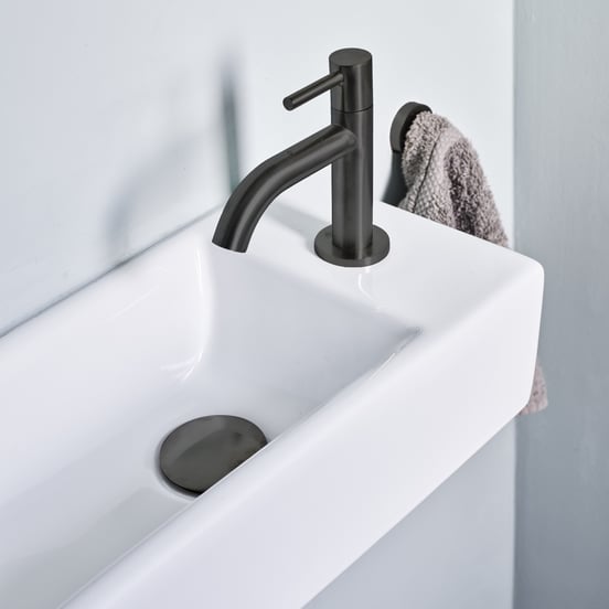 Luca Varess Cubic midi fontein set glanzend wit Porselein 40x20cm rechts inclusief zwarte kraan en toebehoren