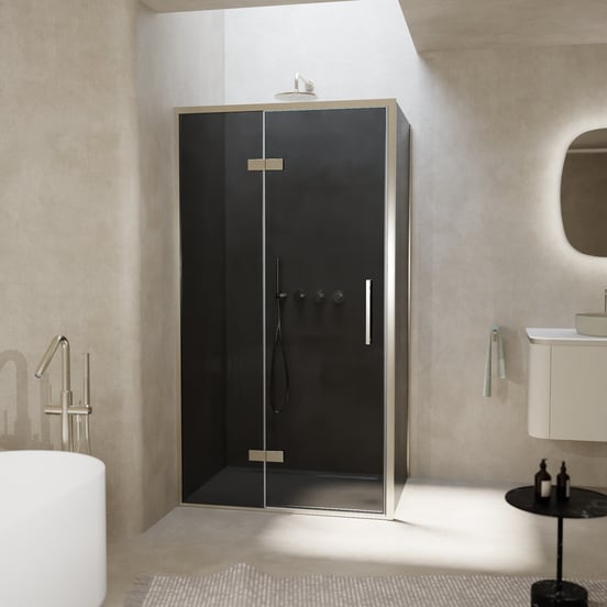 Balmani Senses Design douchecabine met linkse draaideur en vaste zijwand, 100 x 100 cm, Rookglas, Brushed CoolMetal profielen