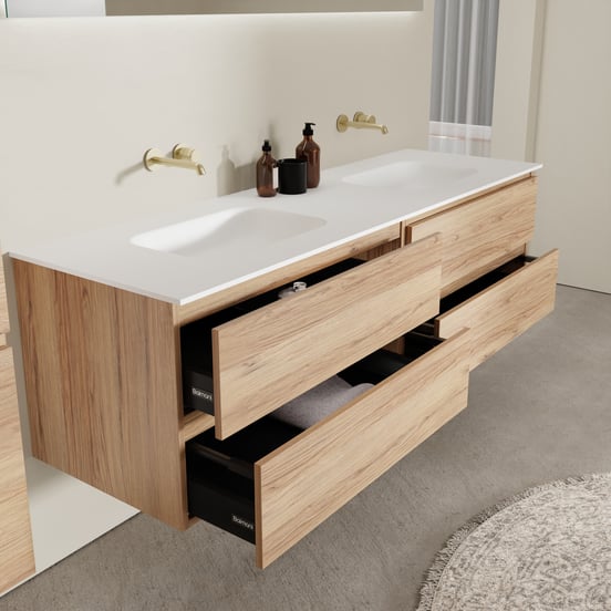 Balmani Lucida zwevend badkamermeubel 135 x 55 cm teak met Tablo Arcato dubbele wastafel in solid surface mat wit