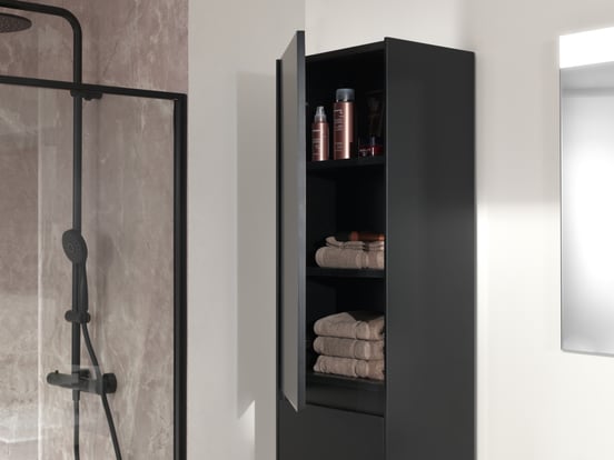 Storke Edge Badhochschrank: Hängend, Schwarz Matt, 40 x 30 x 170 cm