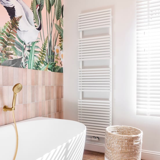 Vipera Vesuvio enkele handdoekradiator 50 x 180 cm centrale verwarming mat wit zij- en middenaansluiting 1.232W