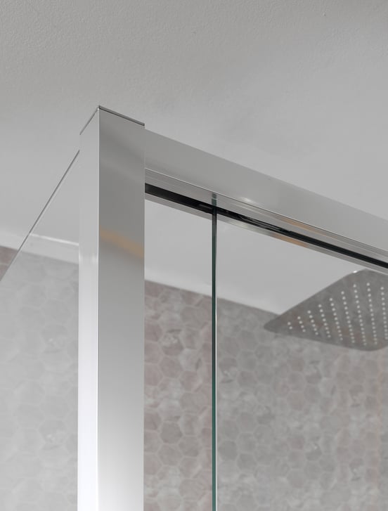 Luca Varess Senses paroi de douche avec porte coulissante et paroi latérale fixe 90 x 140 cm verre transparent profil chrome brillant