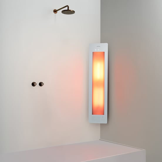 Sunshower One M d'angle en saillie en blanc avec lumière infrarouge