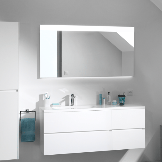 Storke Lucera Badspiegel mit Beleuchtung: Rechteckig, 130 x 70 cm, mit Anti-Beschlag Spiegelheizung