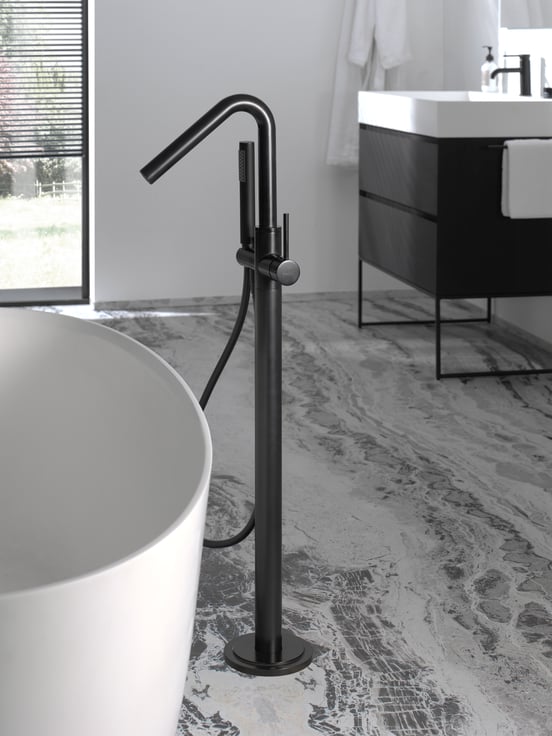 Blaufoss Round Move vrijstaande badmengkraan met douchekop mat zwart