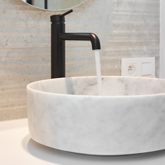 Blaufoss Round Waschbecken Armatur: Erhöht, Schwarz matt