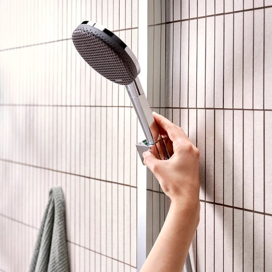 Hansgrohe Raindance Alive Q Showerpipe Duschsystem 210/340 2jets mit Ecosmart Showerselect Comfort, Chrom Glänzend