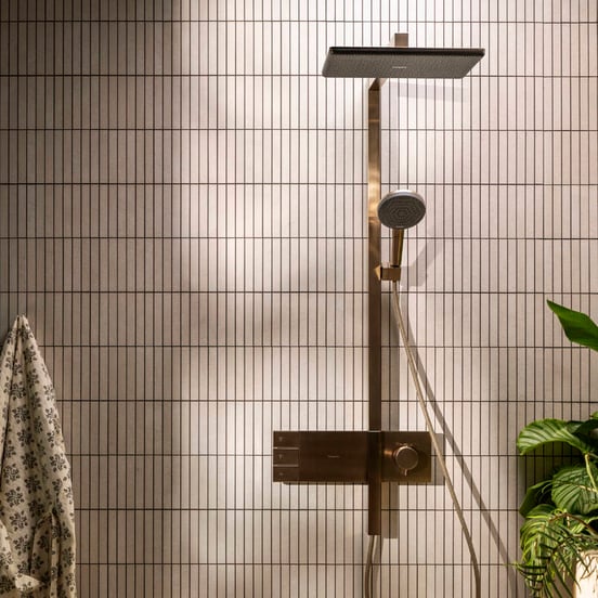 Hansgrohe Raindance Alive Q Showerpipe Duschsystem 210/340 2jets mit Ecosmart Showerselect Comfort, Brushed Bronze